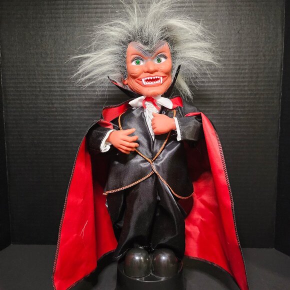 Vintage Halloween Dracula Vampire 16" Figure 1980s Pumpkin Time Brand - Picture 1 of 7